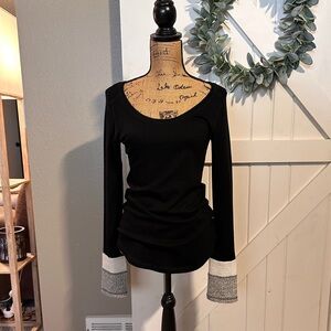 Long sleeve top. Sz L.